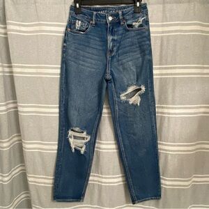 AMERICAN EAGLE / Mom Straight Jean High Rise Distressed Size 2 Reg
